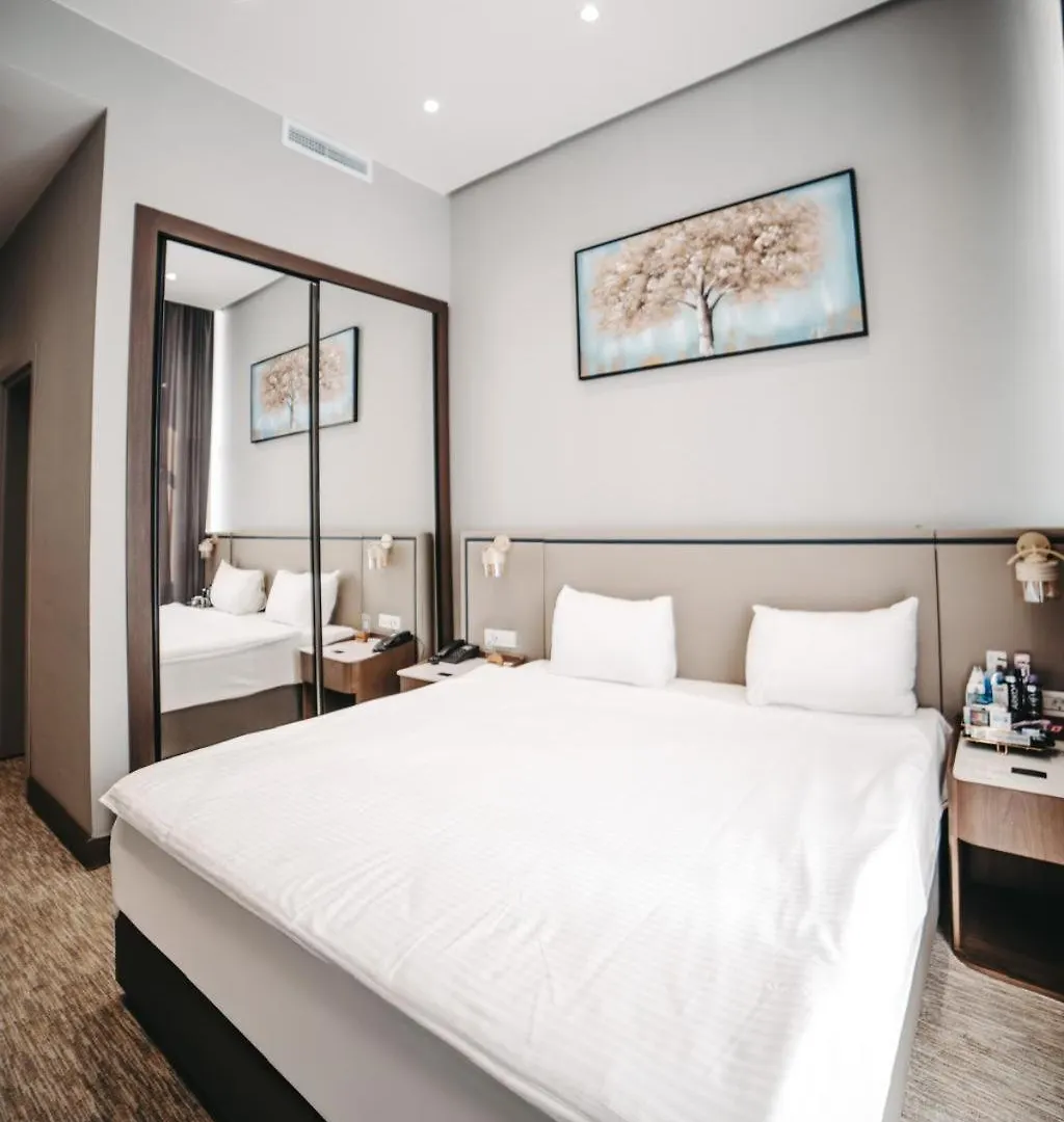 Port Marine Hotel By Hollywood Baku